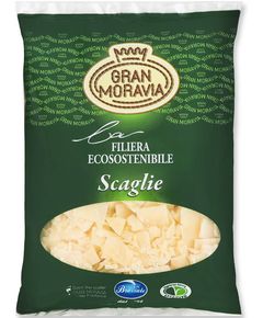 Gran Moravia Сир твердий 32% пластівцями 100 г