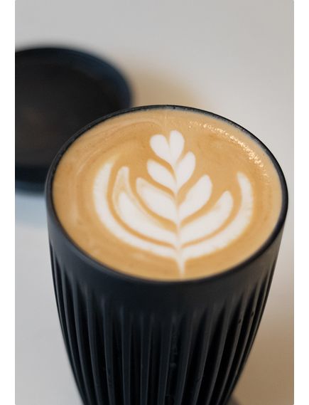 Huskee Чашка багаторазова для кави та чаю вугільного кольору 355 мл, зображення 4