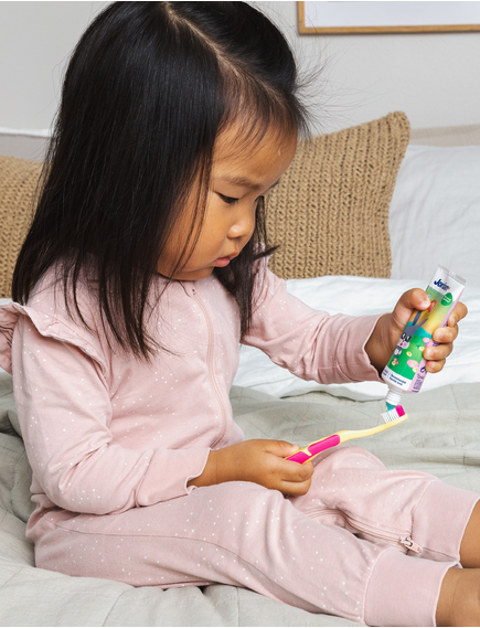 Jordan Зубна щітка для дітей 3-5 років з ковпачком для подорожей Step2 1 шт., Основний колір: Зелений, зображення 5